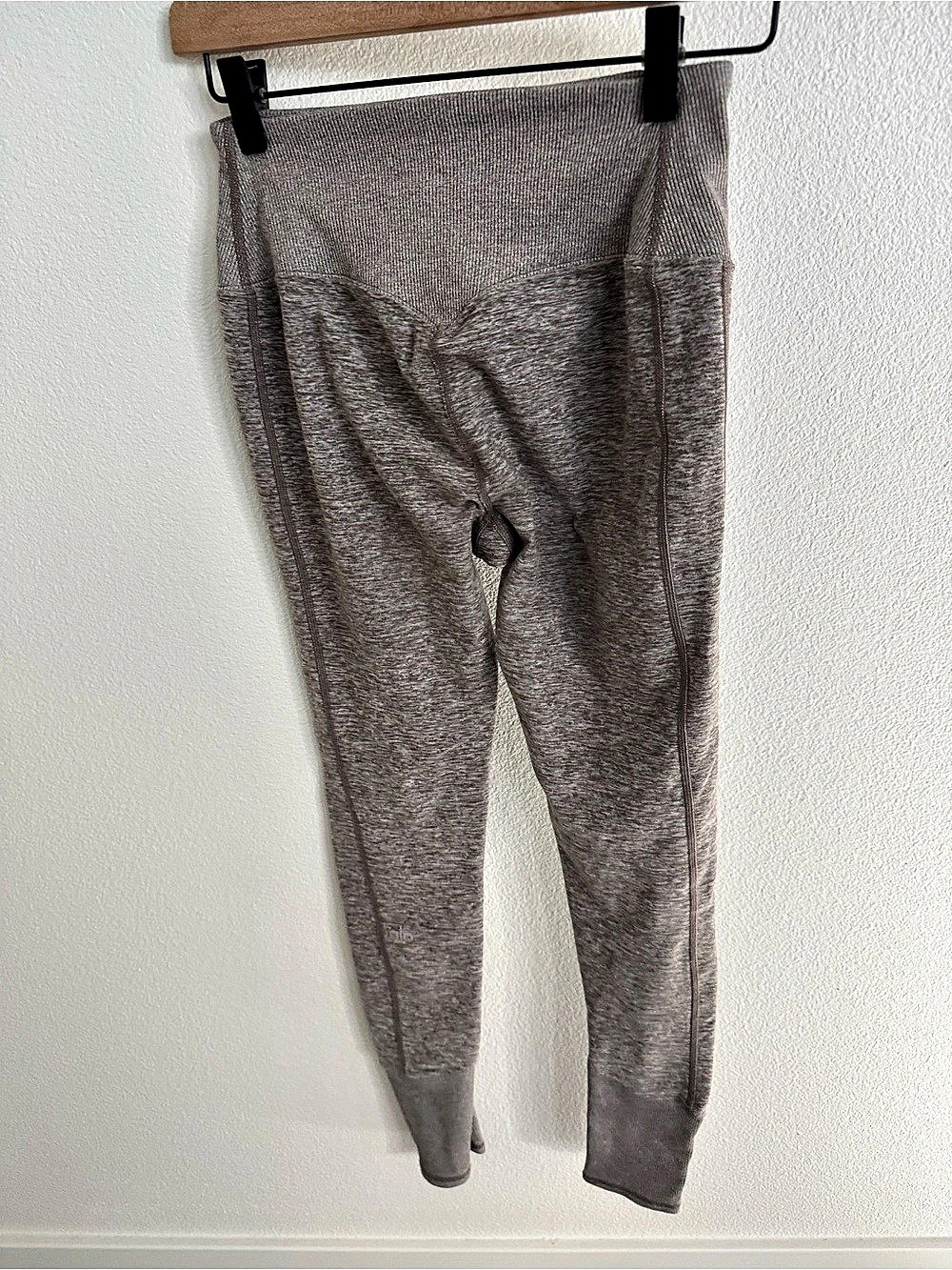 Alo Lounge Leggings in Brown Size Small Like New